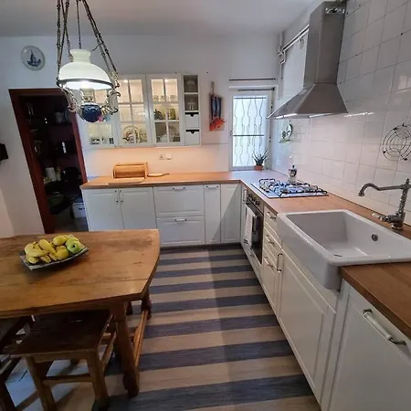 Διαμέρισμα Lovely Family House Of 200m² For A Great Vacation Cres