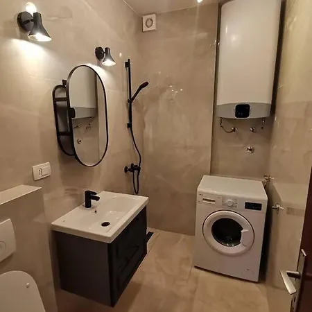 Διαμέρισμα Lovely Family House Of 200m² For A Great Vacation
